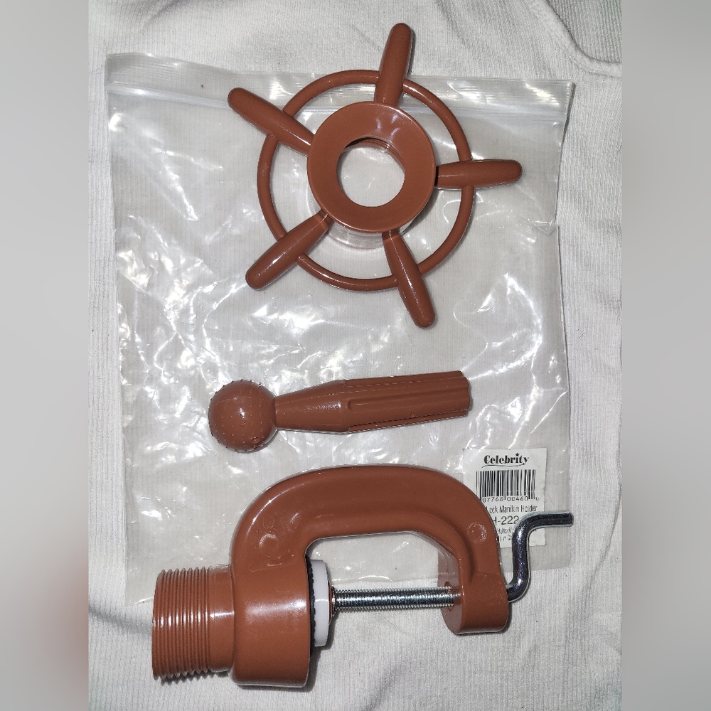 Celebrity Head Lock Manikin Holder
